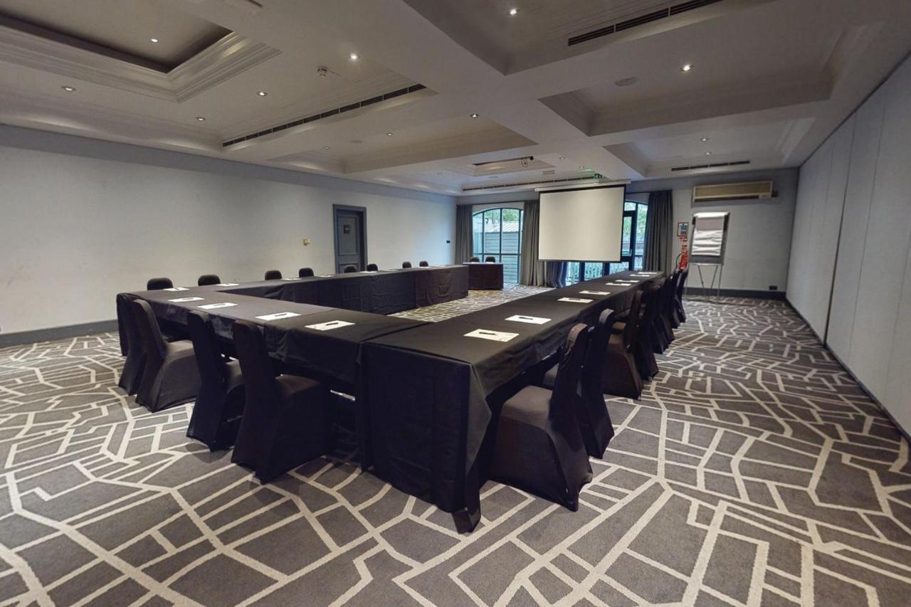 Village Hotel Nottingham Beeston  Kültér fotó