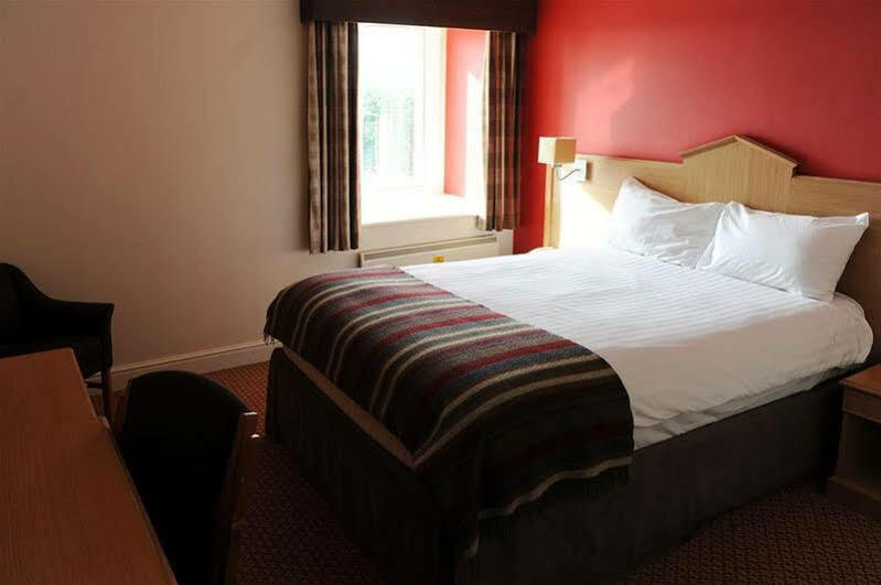 Village Hotel Nottingham Beeston  Kültér fotó
